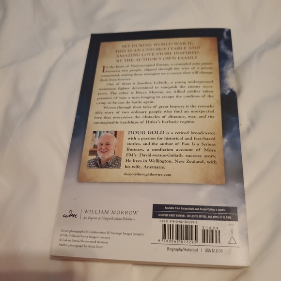 The Note Through the Wire: The Incredible True Story of a Prisoner of War - Picture 2 of 5